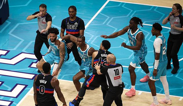 重磅重罚!NBA活塞黄蜂斗殴禁赛4人,损失近200万美元