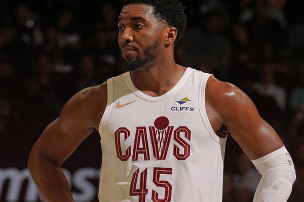NBA2月10日战况汇总,多位球员解锁里程碑