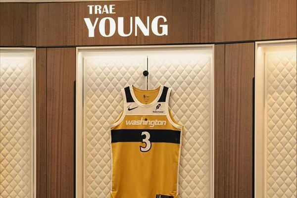 特雷·杨换号亮相奇才,莫兰特交易传闻再起