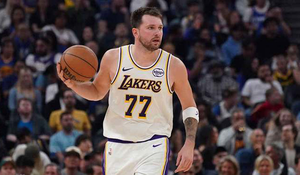 巨额罚款,湖人东契奇赛后被NBA罚款5万美元