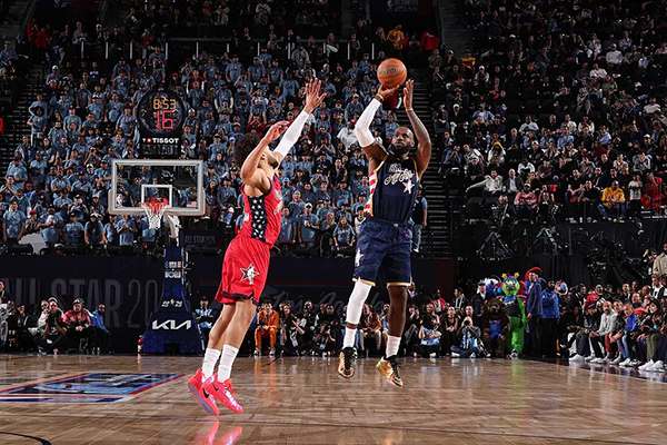 2026年NBA全明星正赛第二场:条纹队42-40险胜星辰队 福克斯绝杀建功