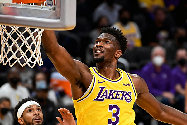 <a href=/lanqiu/lakers/ target=_blank class=infotextkey>湖人</a>季前赛首胜：艾顿26分钟砍14+8，直言要做防守锚点