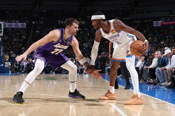 NBA西部排名大乱:2队锁定季后赛,湖人稳居第3,3队抢第4快船岌岌可危