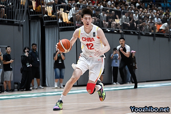 中国第17位受邀者!18岁天才中锋郇斯楠跻身2026耐克巅峰赛世界队