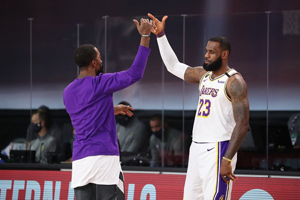 JR:詹姆斯得知东契奇与里夫斯受伤后,取消高尔夫行程